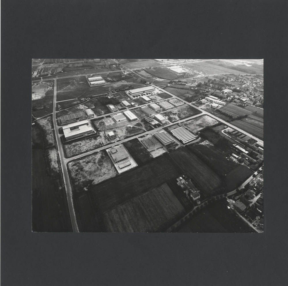040_1976_zonaSud_viaRegioneVeneto_aerea_zip